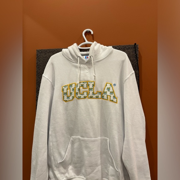 BRAND NEW UCLA BRUINS HOODIE - Picture 2 of 3